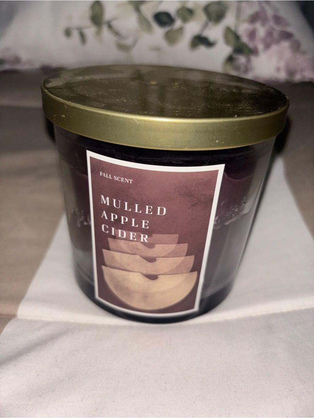 Mulled Apple Cider Scented Candle - Deep Burgundy with Gold Lid